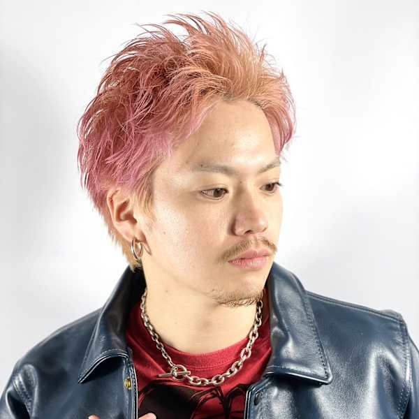 ピンクカラー×スパイキーショート