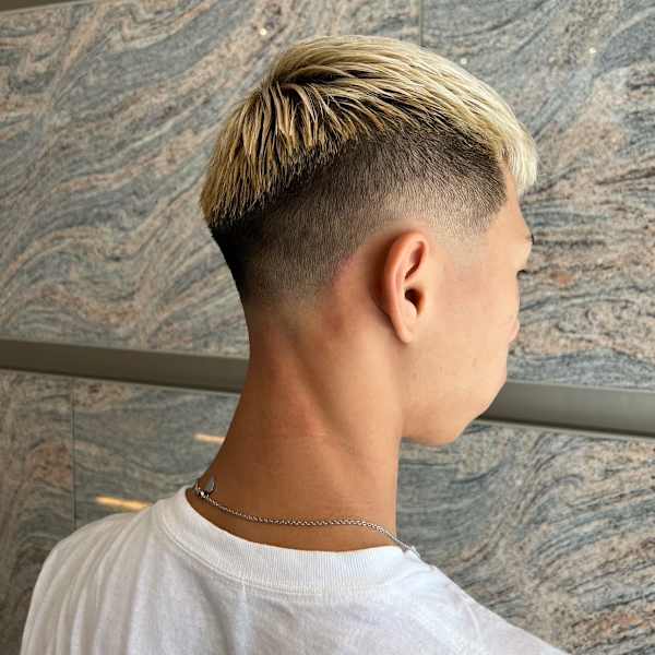 クロップスタイル×ハイトーンカラー