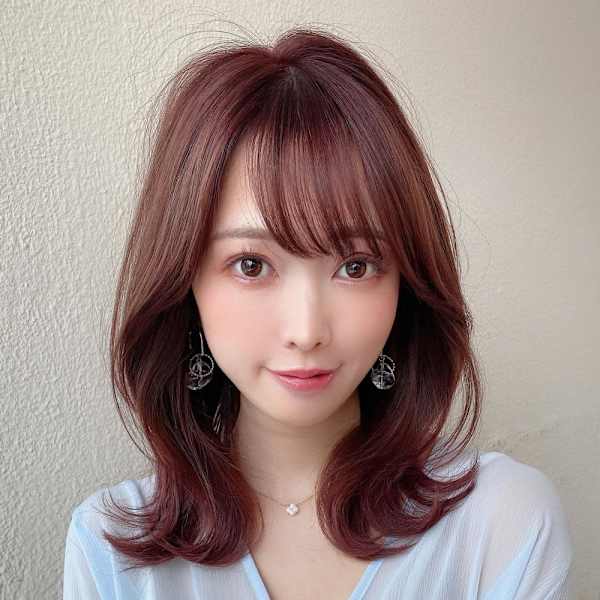 ミニウルフ前髪パーマ韓国くびれミディアムチェリーブラウン