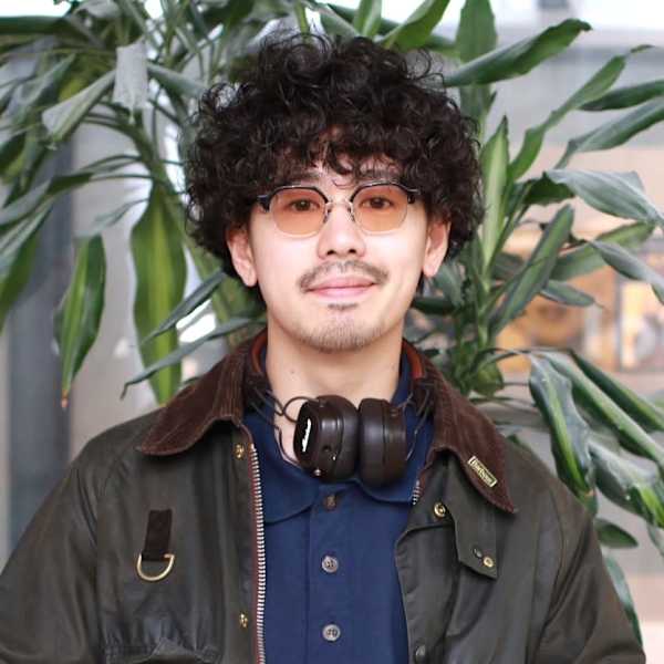 スパイラルパーマ 強め マッシュ 黒髪ミディアム 30代