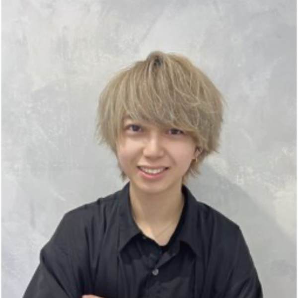 HAIR & MAKE EARTH 柏店【ヘアメイクアース カシワテン】のスタッフ紹介。飯田 祥哉