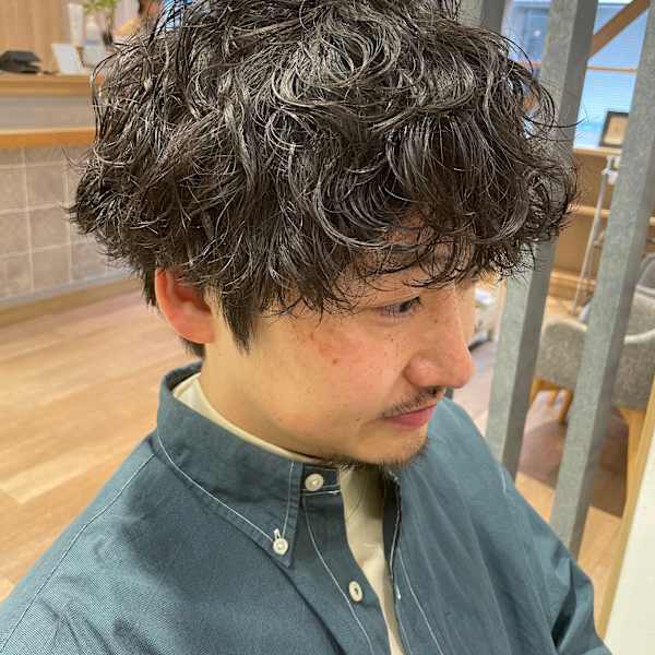 自然な動きのスパイラルマッシュ|HAIR & MAKE EARTH 三軒茶屋店