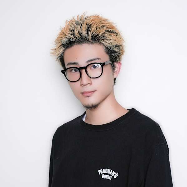男性専門美容室 growth 博多店【ダンセイセンモンビヨウシツ グロウ ハカタテン】のスタッフ紹介。TOMOKI