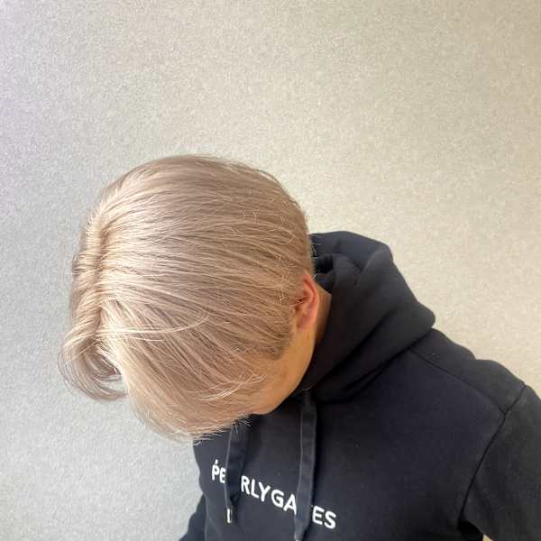 メンズクリームベージュ・ホワイトカラー|CIRCLES hair design 薬院浄水通り店