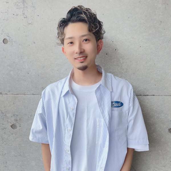 Hair Design Angelo cafe【ヘアデザイン アンジェロカフェ】のスタッフ紹介。鎌田 一秀