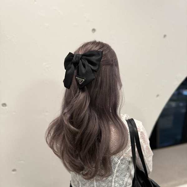 ミルクティーグレージュ/ハイトーン/ツヤ髪