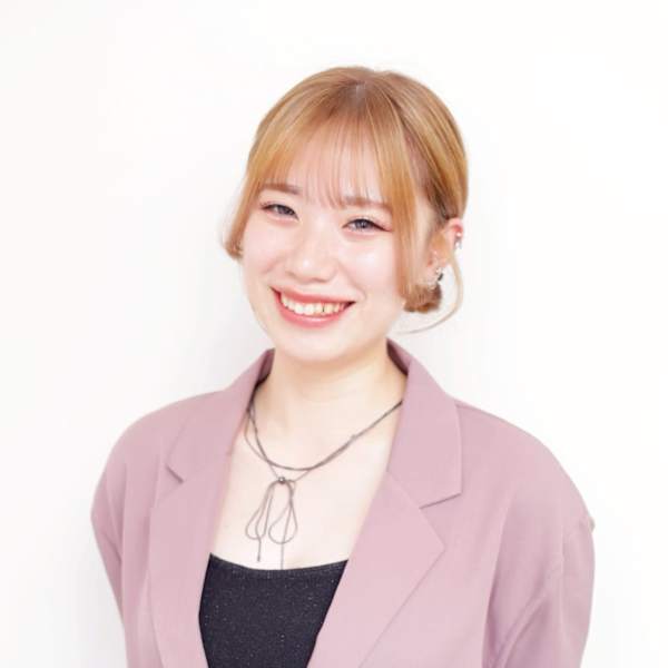 La Sente 居留地 Aujua認定サロン【ラシェンテ キョリュウチ オウジュアニンテイサロン】のスタッフ紹介。林 涼華