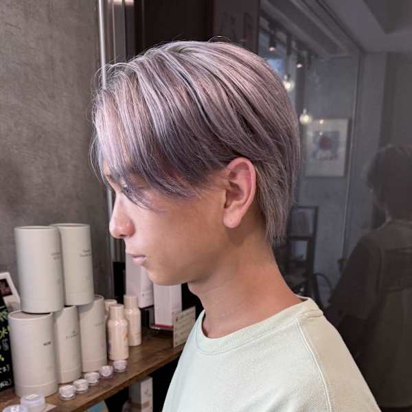 透明感あるシルバーカラー