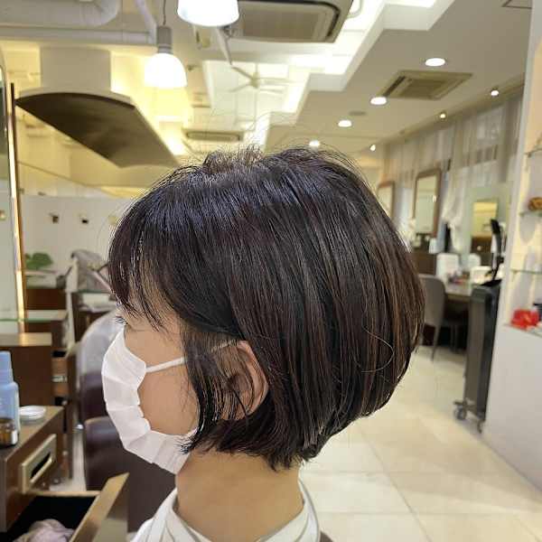 くびれ丸みショートボブ|QUARTER RESORT 神楽坂