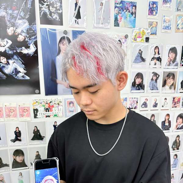 鶴乃つるホワイトアッシュレッドメッシュメンズカット