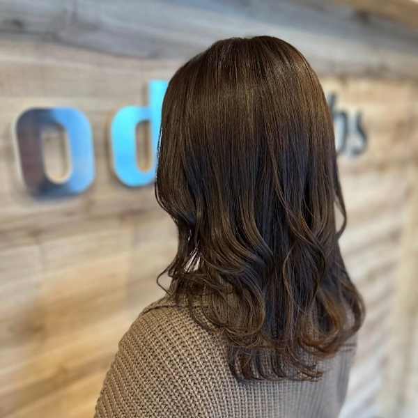 透明感アッシュベージュカラー