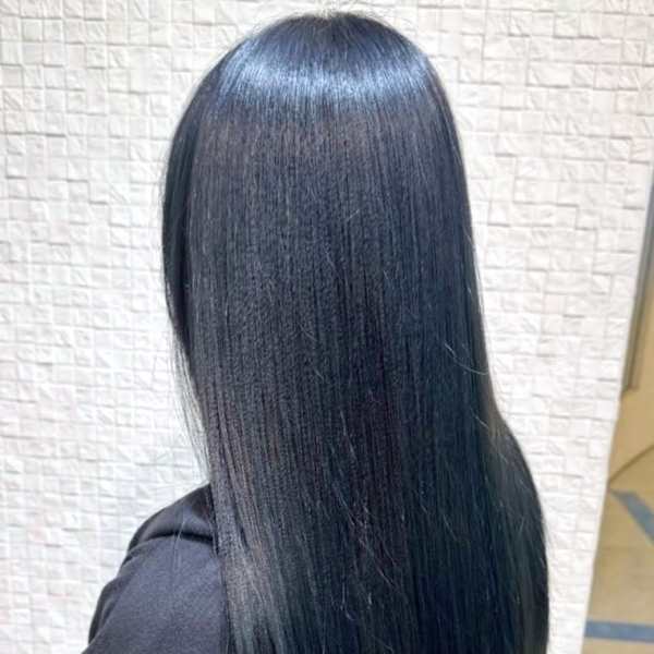 ブルーグレー ブリーチカラー ダメージレス ツヤ髪 ロング|Beautissimo 所沢