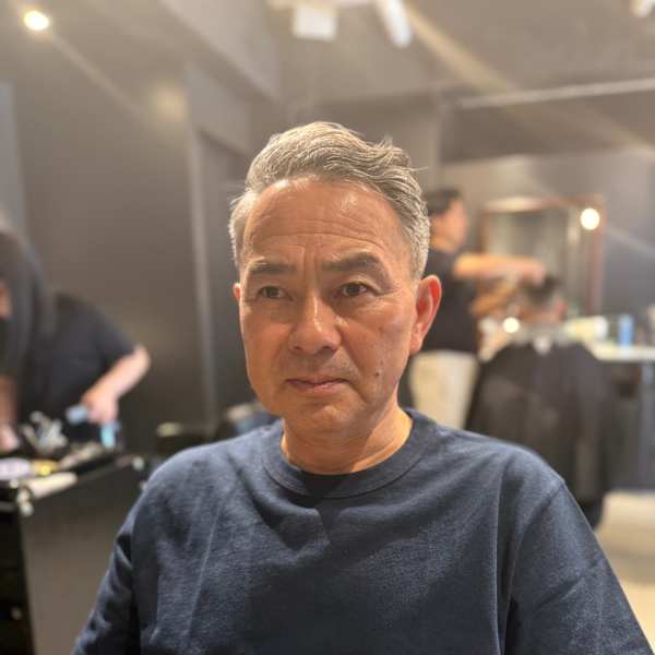 白髪イケオジ海外サイドパート