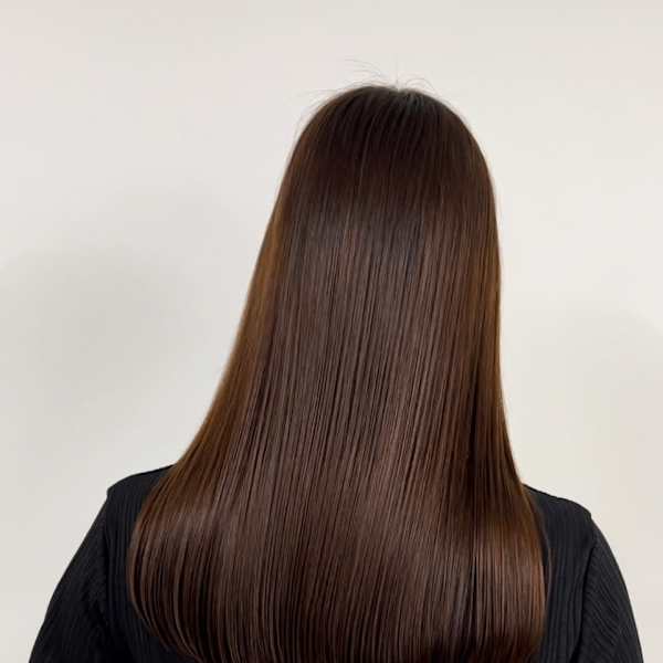 ツヤ感極まる✨ナチュラルブラウン×美フォルムストレート|PEQSS 西川口東口