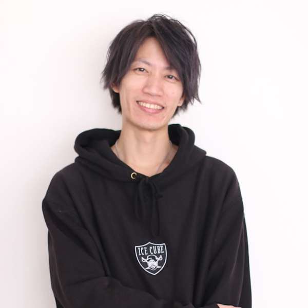 LINO smooth【リノスムース】のスタッフ紹介。EIGO