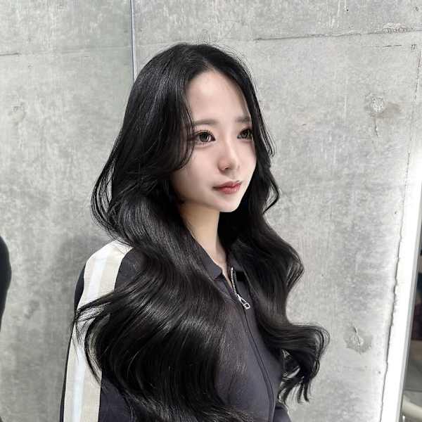 髪質改善＊黒髪ミニウルフくびれヘア＊美髪【Zina梅田茶屋】