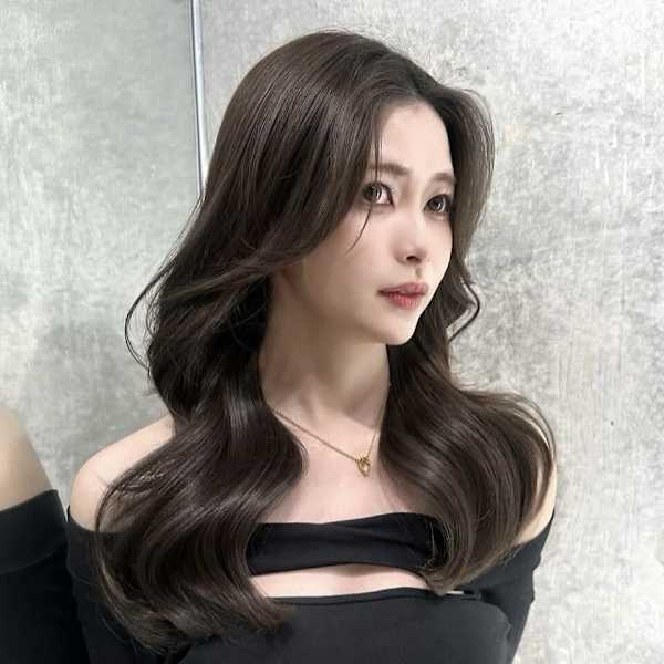 ＊ブラウンくびれヘアレイヤーストレート＊美髪【Zina梅田】