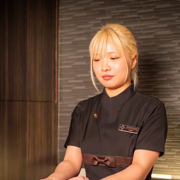 エナジーセラピー専門店 TESLA THERAPY【エナジーセラピーセンモンテン テスラ セラピー】のスタッフ紹介。セラピスト
