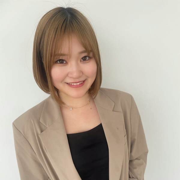 髪質改善 完全個室完結型サロン aster 越谷レイクタウン 美容室【カミシツカイゼンカンゼンコシツカンケツガタサロンアスターコシガヤレイクタウンビヨウシツ】のスタッフ紹介。村上 祐香
