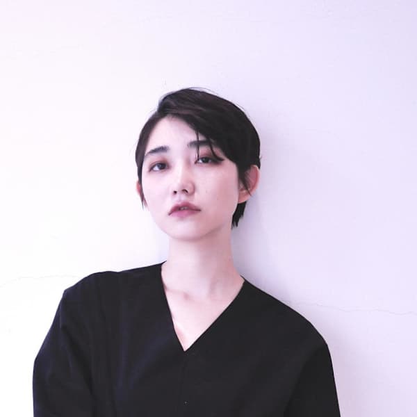 小顔似合わせホワイトグレージュミニウルフチェリーブラウン