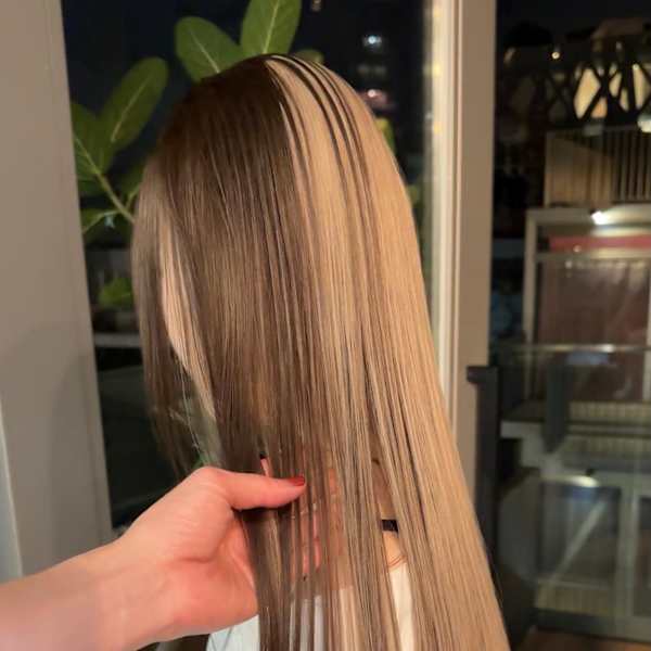 セクションカラー　デザインカラー　ハイトーン　原宿/表参道