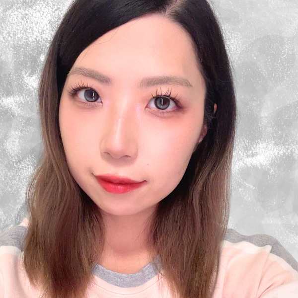 メンズ眉毛サロン ADDICT 大阪梅田店【メンズマユゲサロンアディクトオオサカウメダテン】のスタッフ紹介。ミク