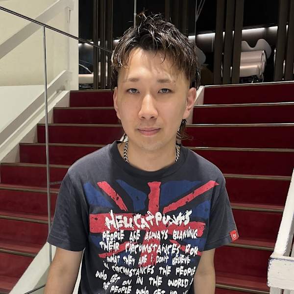 HAIR & MAKE EARTH 三軒茶屋店【ヘアメイクアース サンゲンヂャヤテン】のスタッフ紹介。コーキ