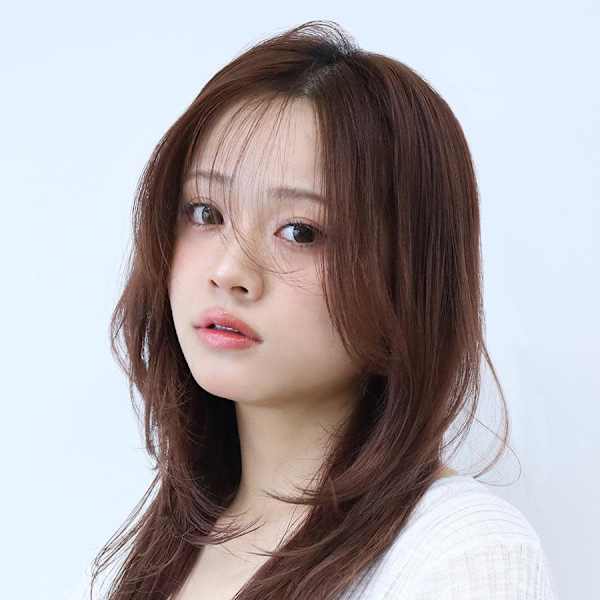 レイヤーカット×ストレートヘア|HAIR & MAKE EARTH 大崎店