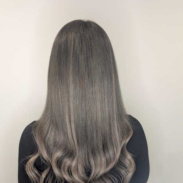 グレーシュスタイルで憧れの髪色に！