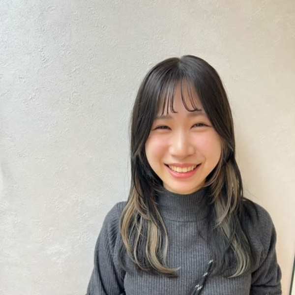 HAIR & MAKE EARTH 本厚木店【ヘアメイクアース ホンアツギテン】のスタッフ紹介。杉山 祐那