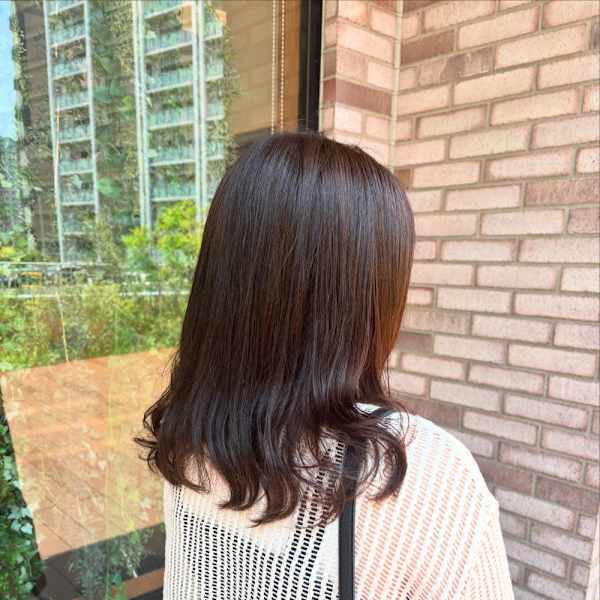 オリーブベージュ