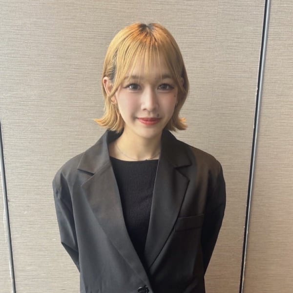 Rooo HAIR【ルーヘア】のスタッフ紹介。日比野紅杏