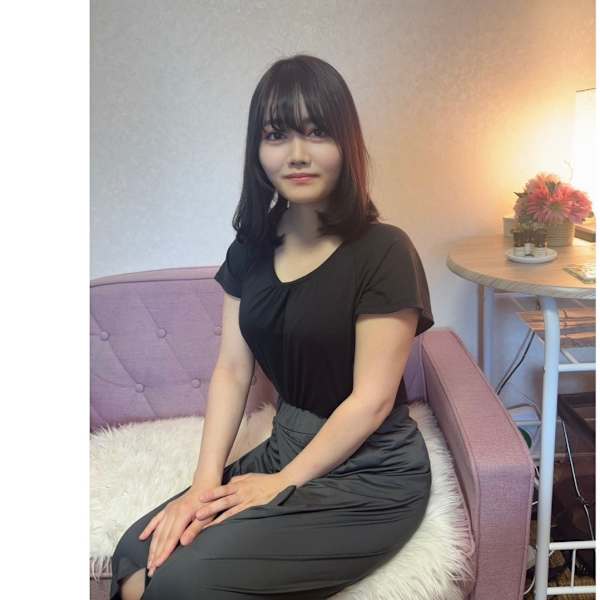 ミモザ新宿【腸活・整体・小顔ヘッドスパ ・アロマリンパマッサージ】【ミモザシンジュク チョウカツ セイタイ コガオヘッドスパ アロマリンパマッサージ】のスタッフ紹介。タカハシ