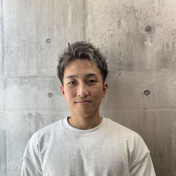 _WHITE+ 南海難波店【アンダーバーホワイトプラスナンカイナンバテン】のスタッフ紹介。ジュンペイ 