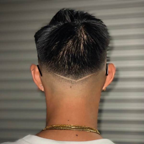 短髪フェード！スキンフェード/barber/床屋/理容室/銀