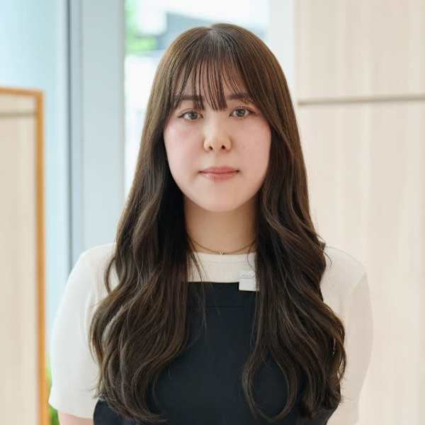 ヘアーカッティングガーデン ジャック・モアザン 横浜店【ジャックモアザン】のスタッフ紹介。大橋 由奈