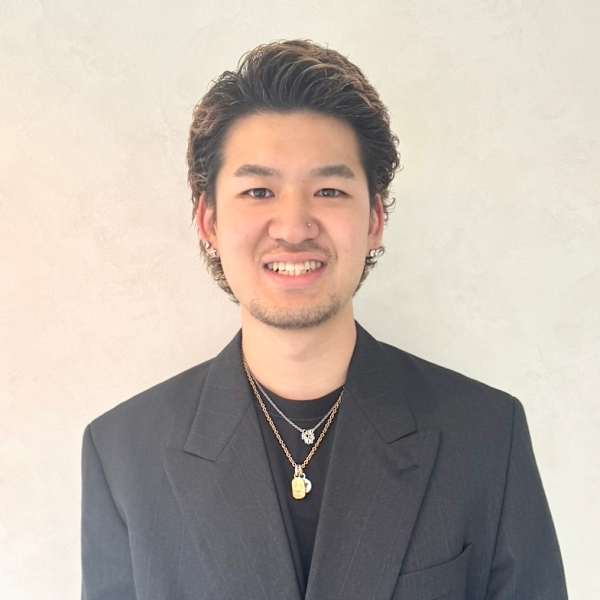 hair＆make egerie【ヘアアンドメイクエジェリ】のスタッフ紹介。松井 聖虎