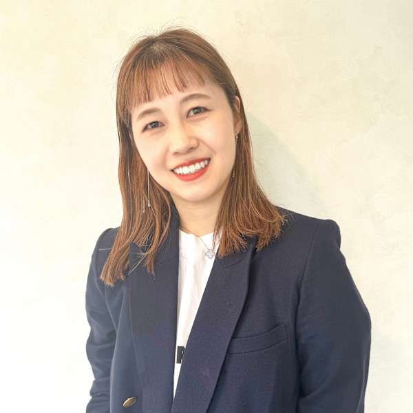 hair＆make egerie【ヘアアンドメイクエジェリ】のスタッフ紹介。中山 優紀