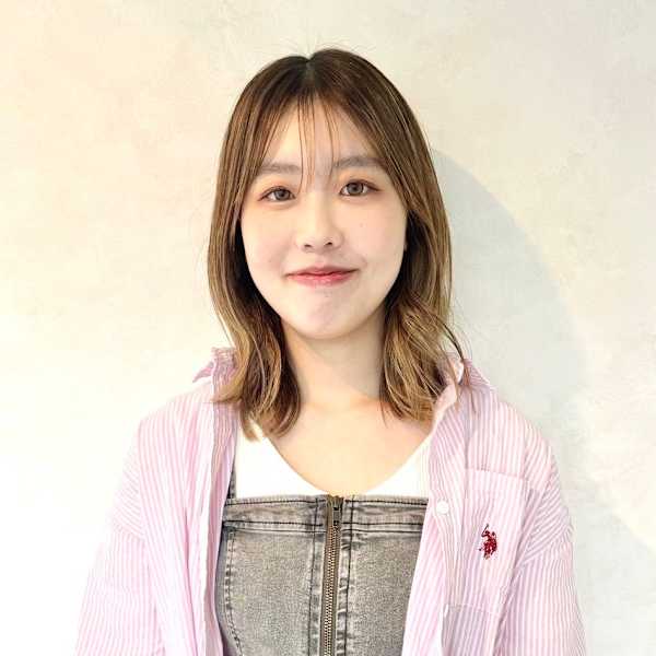 hair＆make egerie【ヘアアンドメイクエジェリ】のスタッフ紹介。KANA