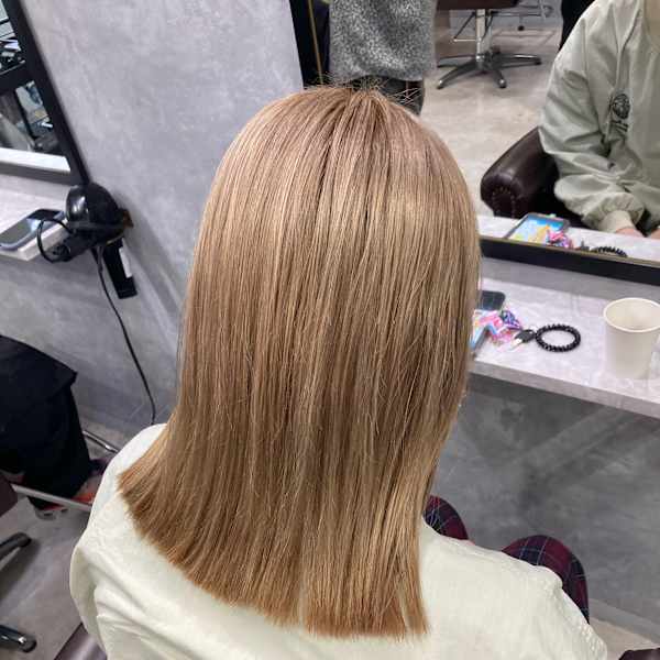 ミルクティーベージュ