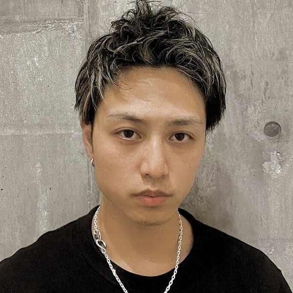 HAIR SALON BESPOKE 髪質改善/縮毛矯正/カラー/メンズ/パーマ【ヘアーサロンビスポーク カミシツカイゼン シュクモウキョウセイ カラー メンズ パーマ】のスタッフ紹介。小澤 翔