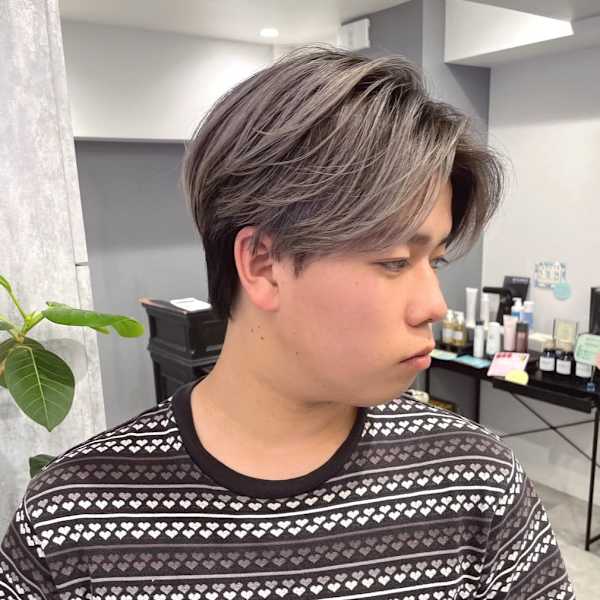 センターパート バレイヤージュ アッシュグレー メンズパーマ