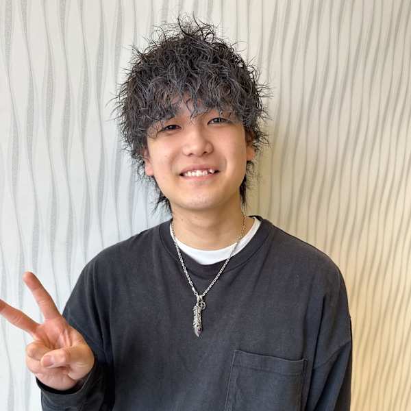 HAIR & MAKE EARTH 五所川原店【ヘアメイクアース ゴショガワラテン】のスタッフ紹介。米沢竜輝
