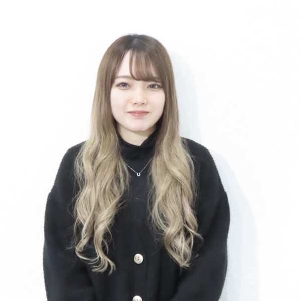 Hairsβ【ヘアーズ ベータ】のスタッフ紹介。永山 咲希