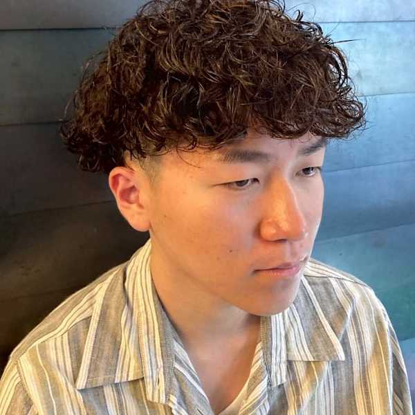 スパイラルパーマ 強め マッシュ ブラウン 束感 無造作|THIS IS BARBER 2nd