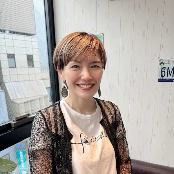 Luana 大宮【ルアナオオミヤ】のスタッフ紹介。志儀 真理子(mari)