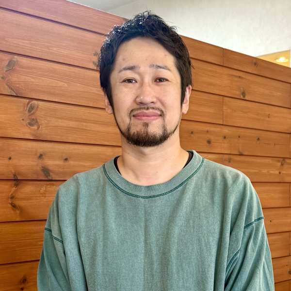 HEARTS hair's 上安店【ハーツヘアーズ カミヤステン】のスタッフ紹介。田坂 真二