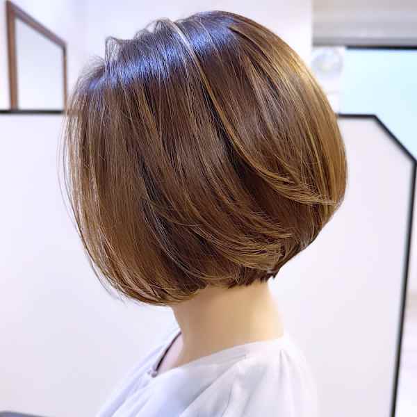 くびれ×丸みで小顔見せ◎上品ショートボブ