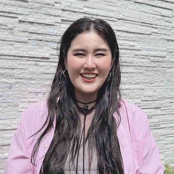 【ヘアケア特化型サロン】newi 京橋【ネウィ】【ヘアケアトッカガタサロン ネウィ キョウバシ】のスタッフ紹介。naoko