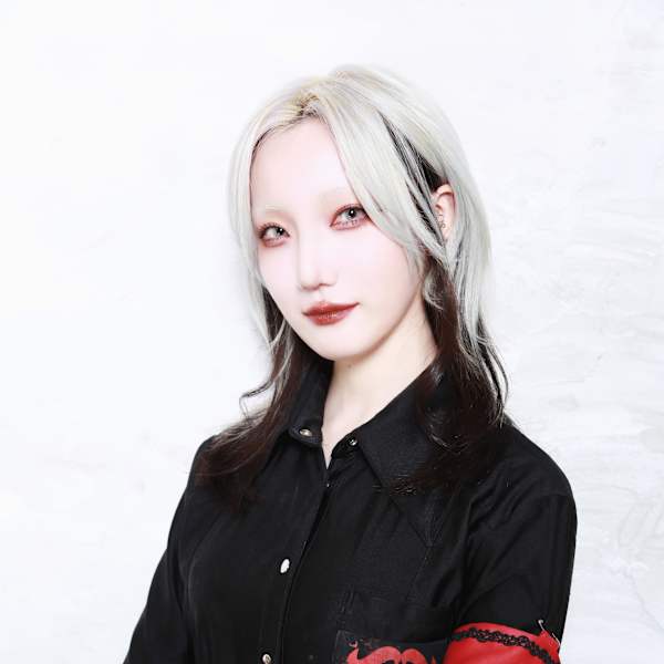 Hair & Make studio Tritt fur Tritt 【トリットフューアトリット】【ヘアーメイクスタジオ トリットフューアトリット】のスタッフ紹介。蒼